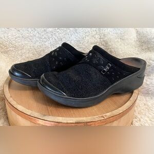 Bzees Dolce Women's Black Slip on Clogs Cloud Technology for Comfort Size 8M
